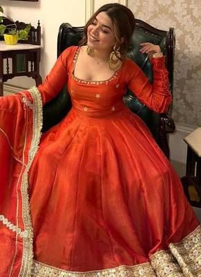 Womens fancy silk heavy quality fabric with handwork gown set 3