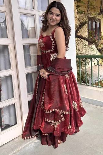 Womens best heavy quality fabric with met sequence embroidery zari work gown set