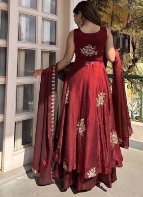 Womens best heavy quality fabric with met sequence embroidery zari work gown set 3