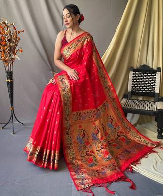 red paithani saree with traditional peacock zari pallu 2