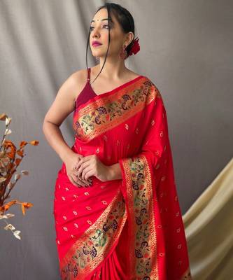 red paithani saree with traditional peacock zari pallu 3