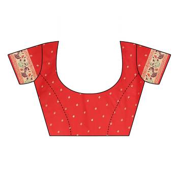 red paithani saree with traditional peacock zari pallu 4