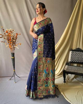 navy blue paithani saree with peacock zari pallu 1