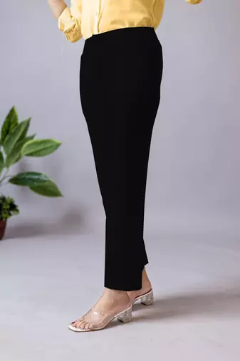 black regular fit mid-rise flat front trouser for women