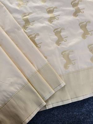 White Color Zari woven  Work art silk saree 2