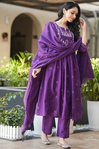 Women Ethnic Motifs Embroidered Tiered Thread Work Kurta with Trousers & With Dupatta
