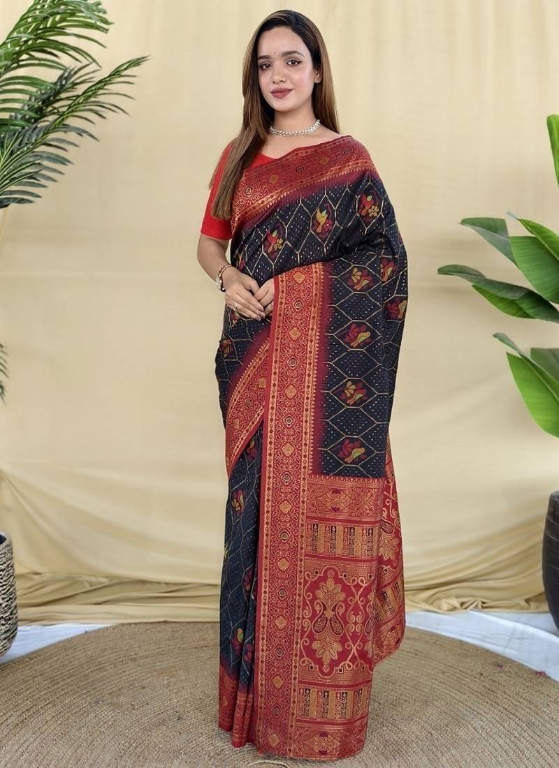 Black Color Zari Weaving Desige Work Silk Saree