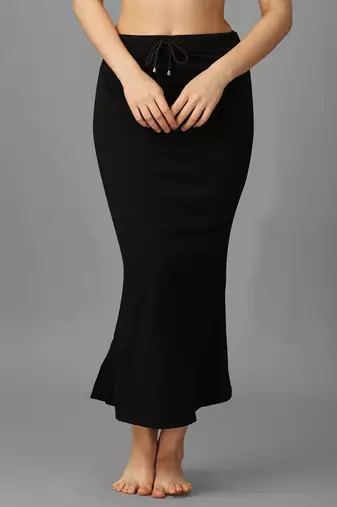 black blended saree petticoat with fish cut style