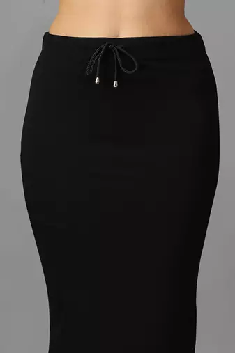 black blended saree petticoat with fish cut style