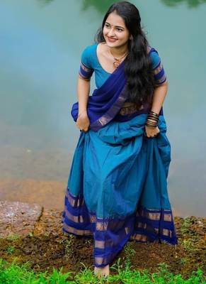 blue kanjivaram silk lehenga with zari weaving work 2