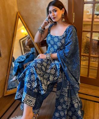 Women Printed Regular Kurta with Palazzos & With Dupatta 3