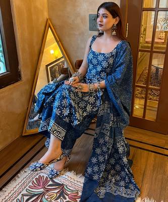 Women Printed Regular Kurta with Palazzos & With Dupatta 5