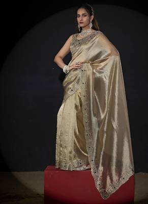 kanjivaram silk saree with handwork zarkan border work 3