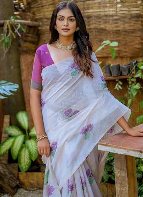 wine silk saree with floral woven design and contrast pallu 2