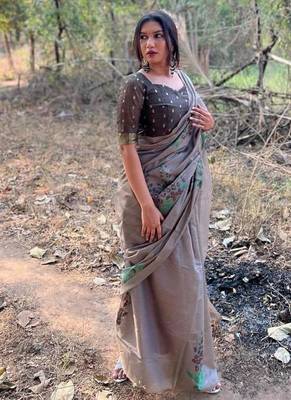 brown silk saree with woven floral zari patta patterns 3