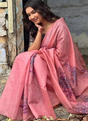 pink silk saree with woven floral zari patta patterns 3