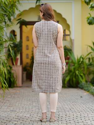 Women's cotton checks printed sleeveless short kurti (grey) 2