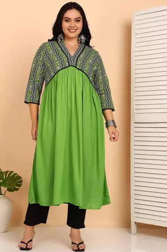Women’s rayon printed kurta with cotton slub pant v-neck, 3/4 sleeves, calf-length kurti & solid bottom (green)