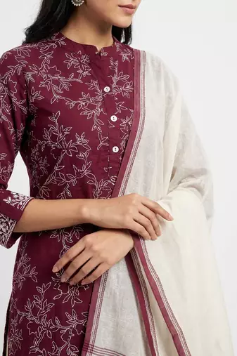 Women   s cotton wine floral rubber print  a-line kurta pant set with dupatta, one side functional pocket (wine)