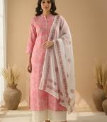 Women   s cotton white floral rubber print  a-line kurta pant set with dupatta, one side functional pocket (pink)