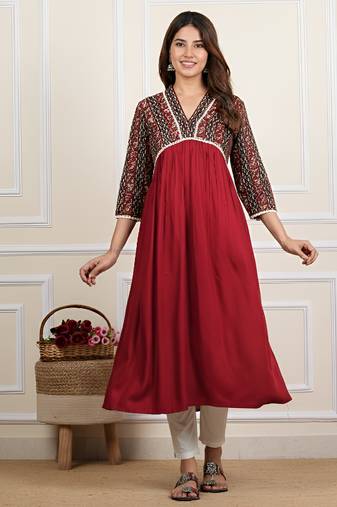 Women’s rayon printed kurta with cotton slub pant, without dupatta, kurti & solid bottom (maroon)