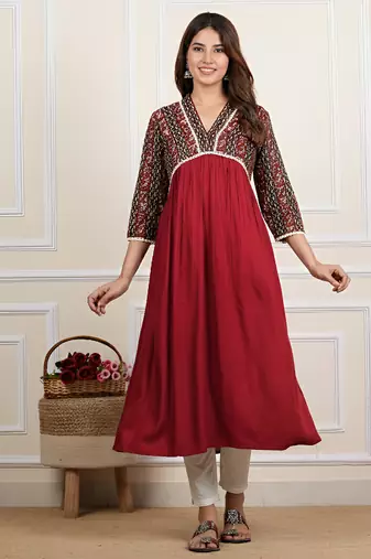 Women’s rayon printed kurta with cotton slub pant, without dupatta, kurti & solid bottom (maroon)