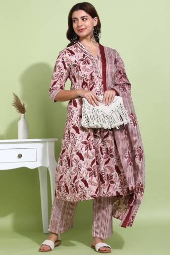 Women’s cotton floral printed a-linekurta with dupatta and pant v-neckline 3/4th sleeves (maroon)