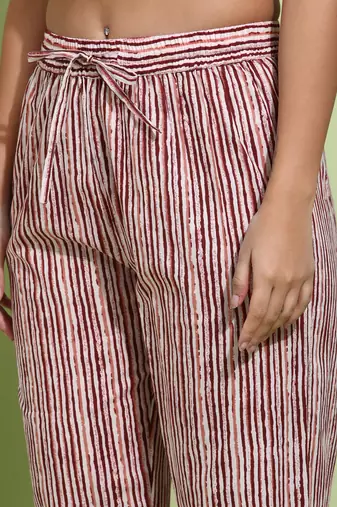 Women   s cotton floral printed a-linekurta with dupatta and pant v-neckline 3/4th sleeves (maroon)