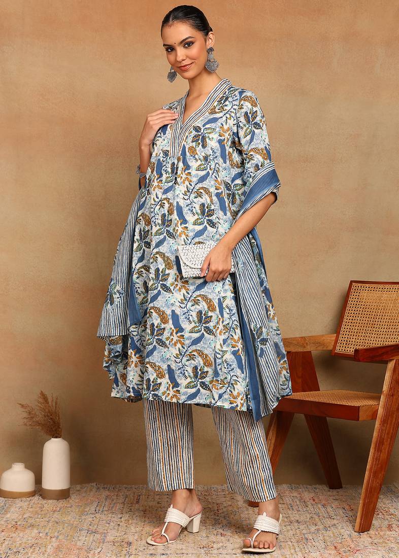 Women   s cotton floral printed anarkali kurta with dupatta and pant v-neckline 3/4th sleeves (blue)