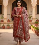 Women   s rayon floral print straight kurta & printed pants with dupatta set (maroon)