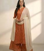Women's geometric print rayon staple kurta pant with dupatta set (orange)