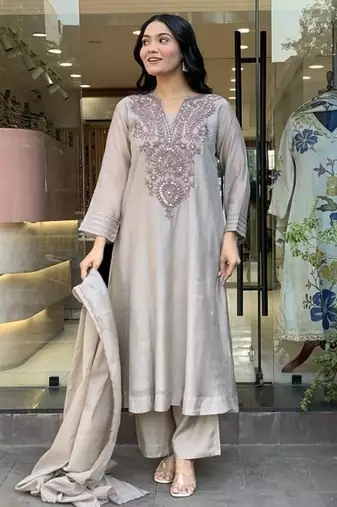 Women Ethnic Motifs Embroidered Regular Thread Work Kurta with Trousers & With Dupatta