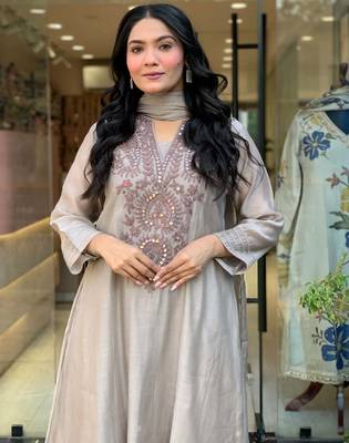 Women Ethnic Motifs Embroidered Regular Thread Work Kurta with Trousers & With Dupatta 3