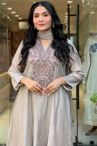 Women Ethnic Motifs Embroidered Regular Thread Work Kurta with Trousers & With Dupatta