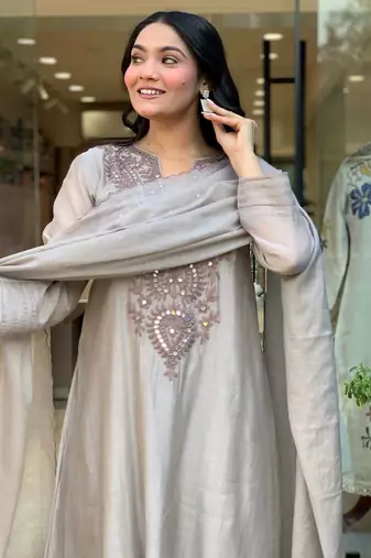 Women Ethnic Motifs Embroidered Regular Thread Work Kurta with Trousers & With Dupatta