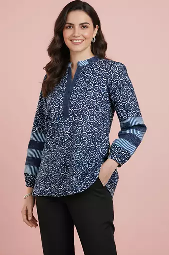 Women’s cambric cotton geomatrical print top