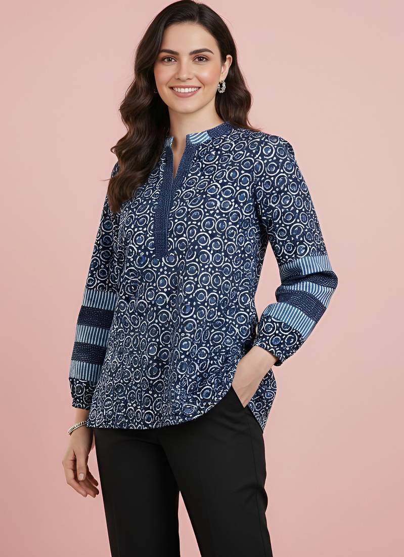 Women’s cambric cotton geomatrical print top