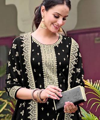 Black embroidered faux georgette salwar suit 2
