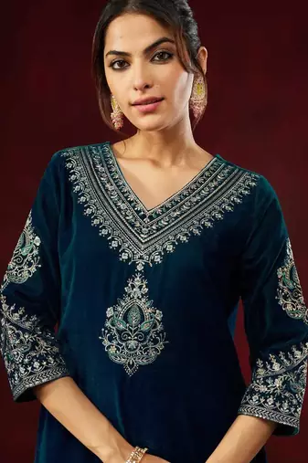 Ethnic Motifs Embroidered Sequinned Velvet Kurta with Trousers & With Dupatta