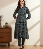Women   s cambric cotton blue printed a-line kurta with pant set