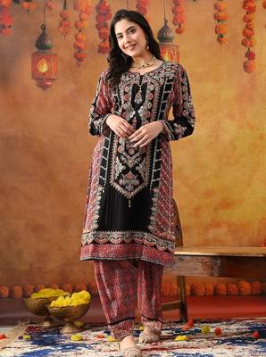 Black chinon embroidered kurta set 1