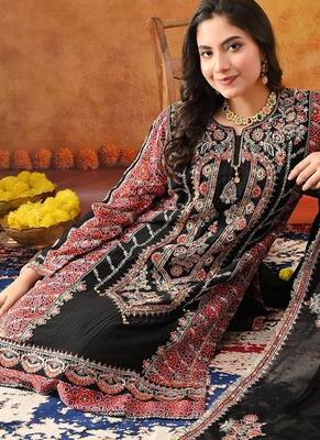 Black chinon embroidered kurta set 4