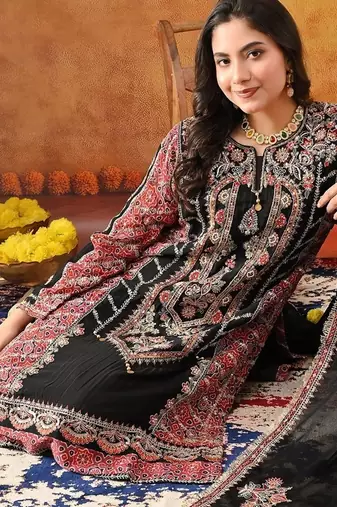 Black chinon embroidered kurta set