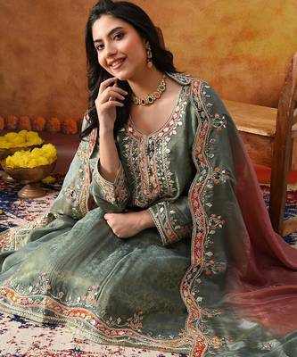 Mint green crepe embroidered sharara set 4