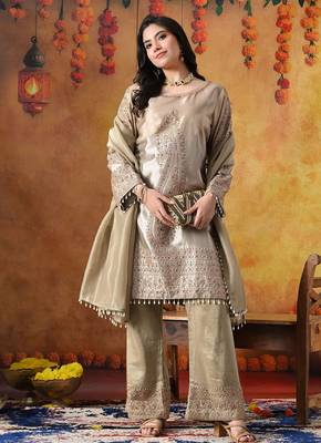 Golden tissue silk embroidered kurta set 4