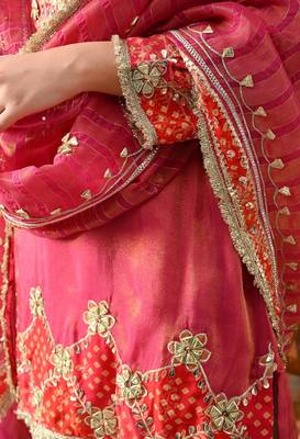 Pink tissue silk embroidered kurta set 3