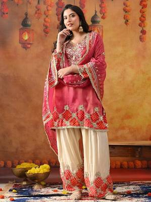 Pink tissue silk embroidered kurta set 4