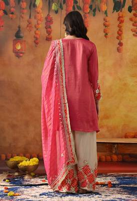 Pink tissue silk embroidered kurta set 5