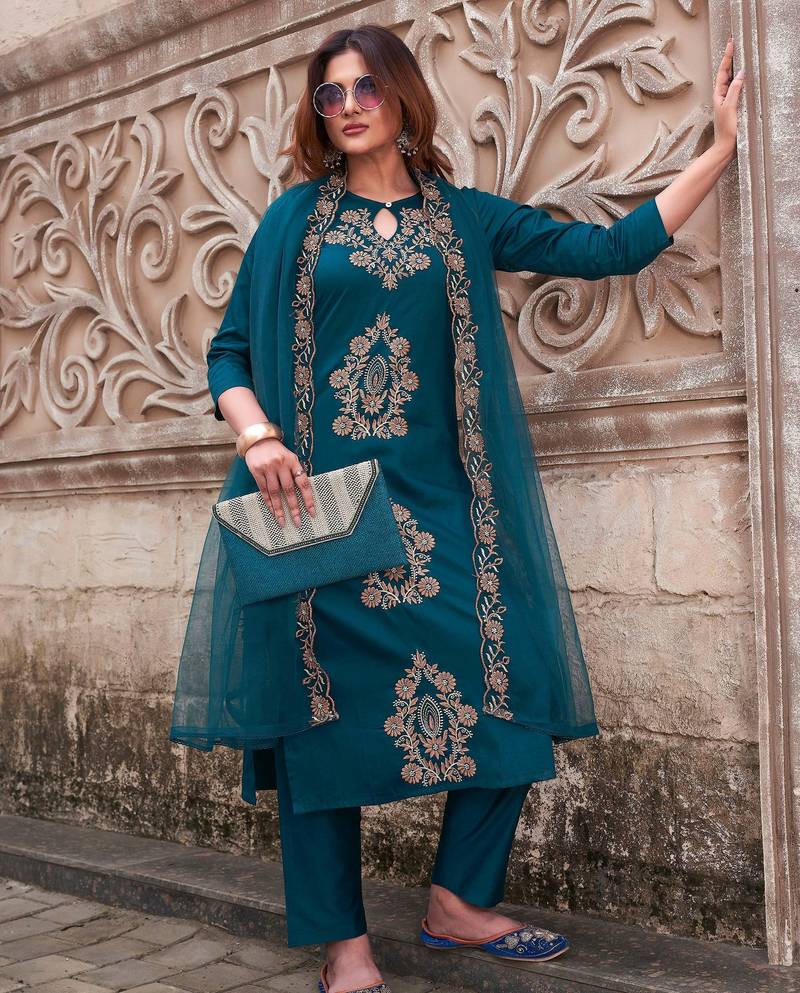 Women Ethnic Motifs Embroidered Regular Thread Work Kurta with Trousers & With Dupatta