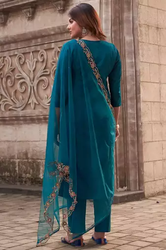 Women Ethnic Motifs Embroidered Regular Thread Work Kurta with Trousers & With Dupatta